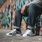 Adidas Superstar Ruined Denim Jeans - immagine 2