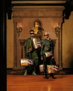 Sprayground Sharks In Paris Gold Drip Crossover Clutch - immagine 2